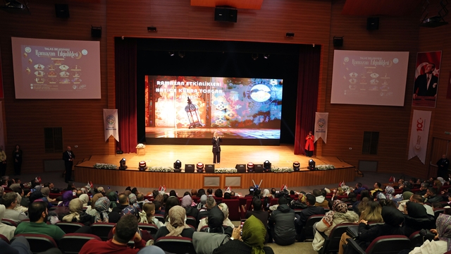 Talas'ta Ramazan coşkusu Hatice Kübra Tongar Söyleşisi ile sürdü