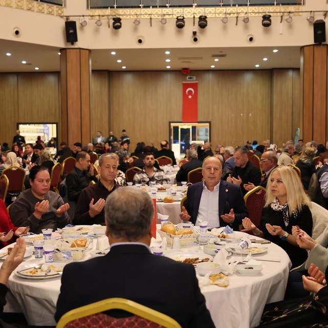 Yüreğir Belediyesi'nden şehit yakınları ve gazilere vefa iftarı