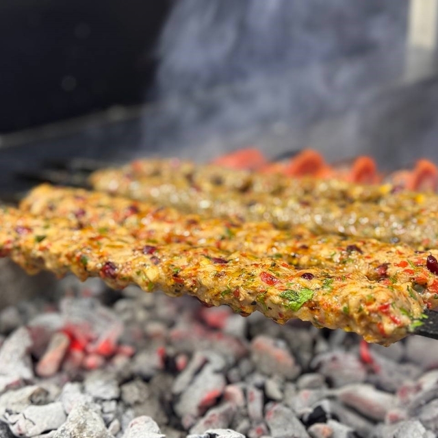 Şanlıurfa'da nardan kebap yapıldı
AB Tescilli Suruç Narından ilk kez kebap...