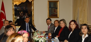 Memurluğu bıraktı, şimdi dünya markalarına gelinlik dikiyor
Çocukluk hayali...