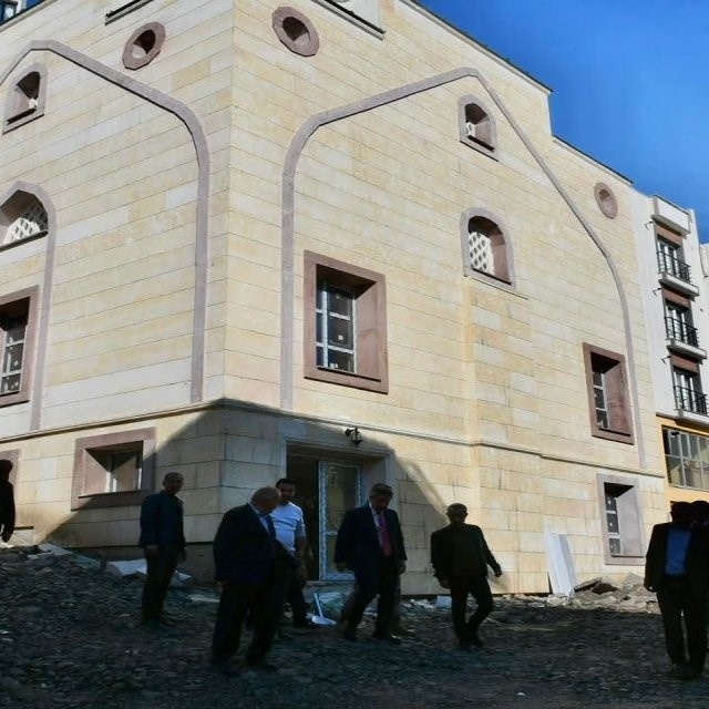 Şırnak'ta 70 konut, 2 cami ve sağlık merkezi yapımı devam ediyor