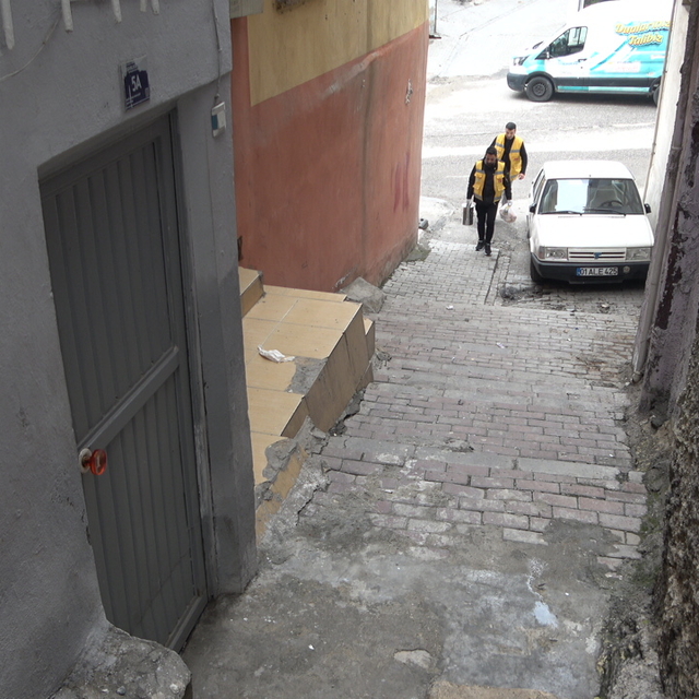 Şanlıurfa'da iftarlıklar kapı kapı dağıtılıyor