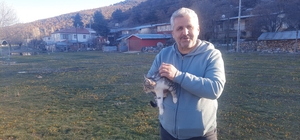 Konya'da aç kalan kediler için 30 kilometre yol gitti