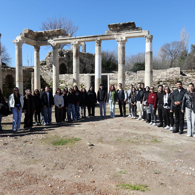 Muğla Büyükşehirden gençlere antik kent gezisi