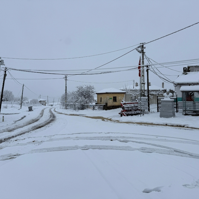 Tekirdağ'ın yüksek kesimleri karla kaplandı