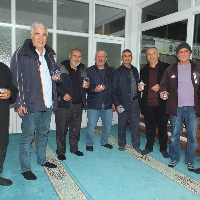 Burhaniye'de camilerde Ramazan bereketi yaşanıyor