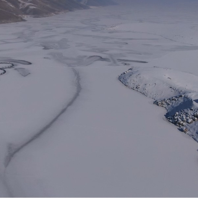 Van'da Sibirya soğukları: Dev barajlar buz tuttu
