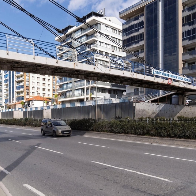 İzmir'de şehitlerin isimleri üstgeçitlerde yaşayacak