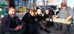 Vali Osman Varol semt pazarında vatandaş ve pazarcılarla buluştu