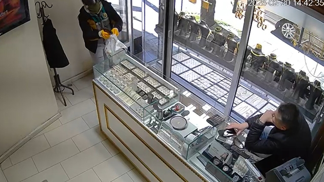 Kuyumcuya silahlı soygun girişiminde bulunan şüpheli yakalandı (2)