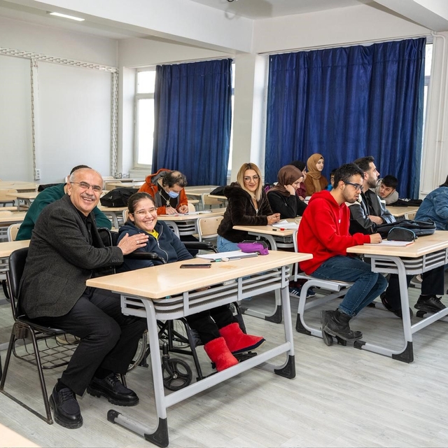 Başkan Er: "En büyük yatırımı gençlik ve spora yapıyoruz"