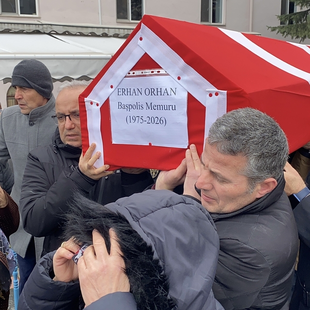 Kalp krizine yenik düşen polis memuru memleketinde son yolculuğuna uğurland...