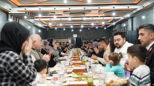 Bilecik'in ilçelerinde Ramazan iftarlarında şehit yakınları ve gaziler unutulmadı
