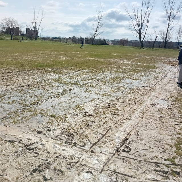 Edirne'de yağış sonrası sahaların zeminleri zarar gördü; 2 maç ertelendi