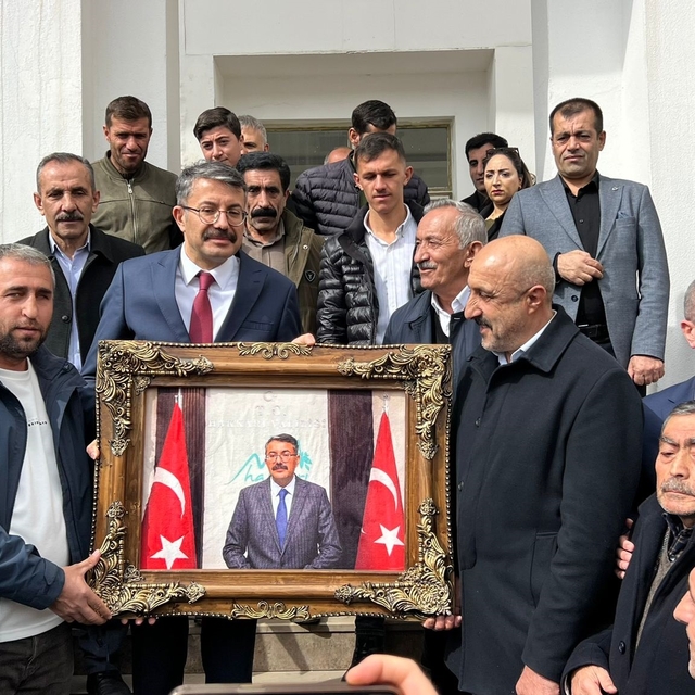 Vali Çelik'ten Yüksekova ve Çukurca'ya veda ziyareti