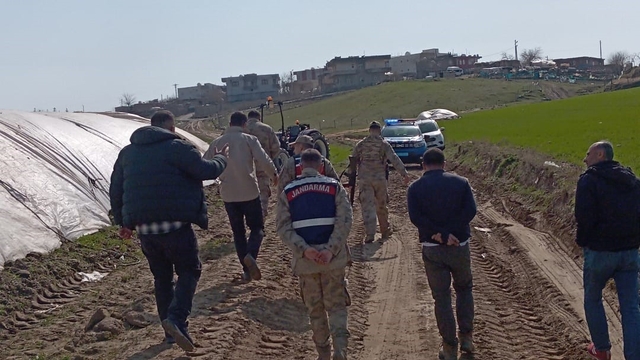 Siirt'te silahla oynayan kişi kazara kendini vurdu