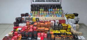 Gaziantep'te 1,5 milyon TL değerinde kaçak nargile tütünü ve kömürü ele geç...