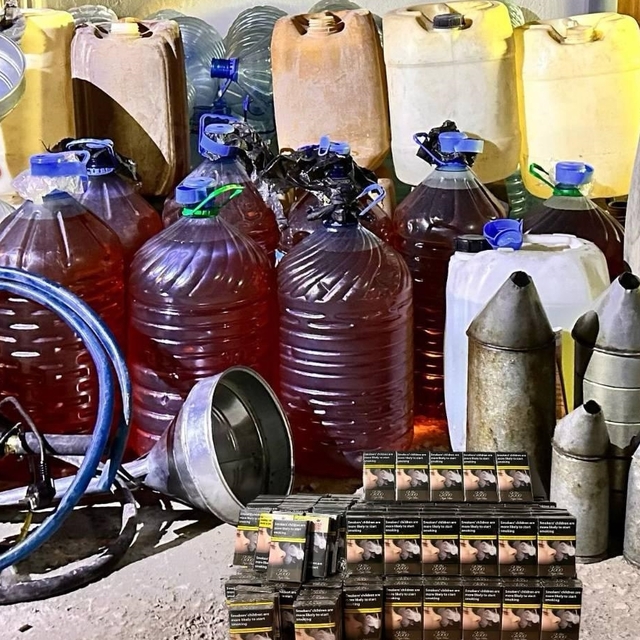 Van'da kaçak akaryakıt ve sigara ele geçirildi