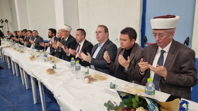 Kozlukebir Domruköy'de yüzlerce kişi iftarda buluştu
