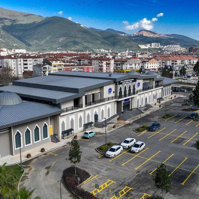 Gemlik Termal Tesisi hizmete girdi
Havuzu, aile hamamı, buhar odasıyla Burs...