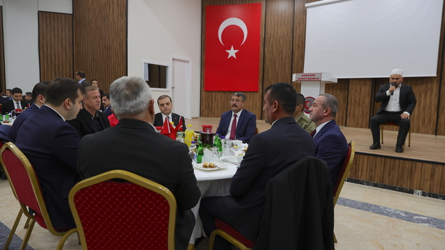 İçişleri Bakan Yardımcılığına atanan Çelik, iftarda kurum amirleri ve STK temsilcileriyle buluştu