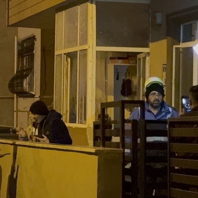 Kombiden çıkan yangın paniğe neden oldu