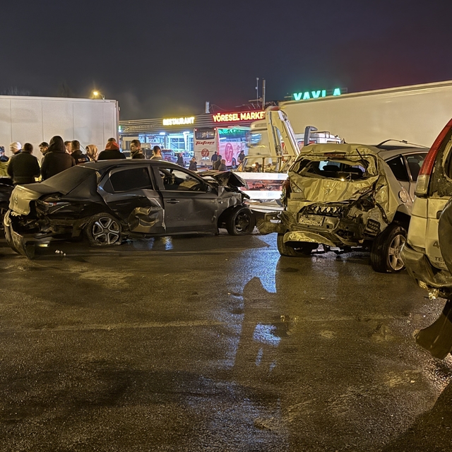Otoyoldaki feci kazada tır sürücüsü yaşananları anlattı: "Gelen vurdu, gide...