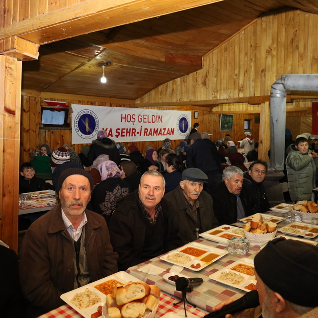Çankırı'da köy sakinleri iftarda buluştu