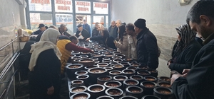 İftar sofralarının vaz geçilmez lezzeti: 8 saatte pişiyor, davul sesini duy...