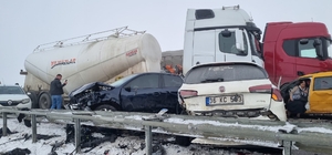 Erzurum'da zincirleme kazada can pazarı yaşandı: 8 ağır yaralı