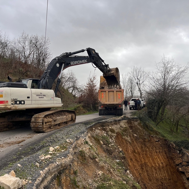 Heyelanlı bölgede çalışma yapıldı