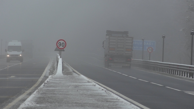 Bolu Dağı'nda sis etkili oldu