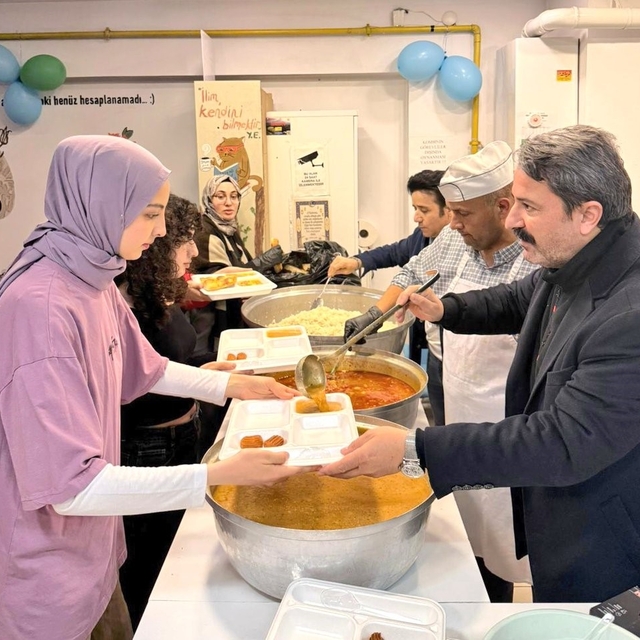 Gençlik merkezlerinde iftar programı düzenlendi