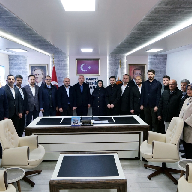 AK Parti Genel Başkan Vekili Efkan Âlâ, Eskişehir teşkilatı ile buluştu