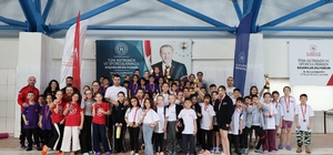 Bilecik'te küçük yüzücülerden madalya mücadelesi