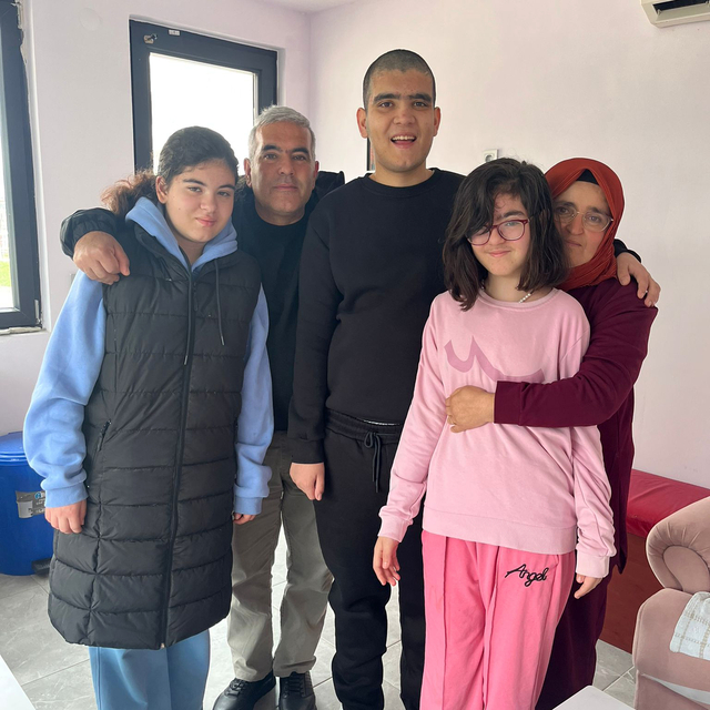 Bakanlığın devreye girdiği otizmli Muhammet, yeni merkezde ailesi ile buluş...