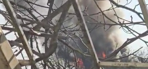 Yangını söndürmeye çalışan ev sahibi yaralandı