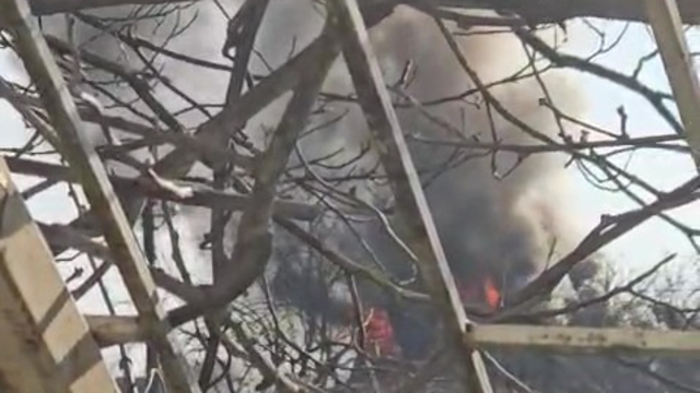 Yangını söndürmeye çalışan ev sahibi yaralandı