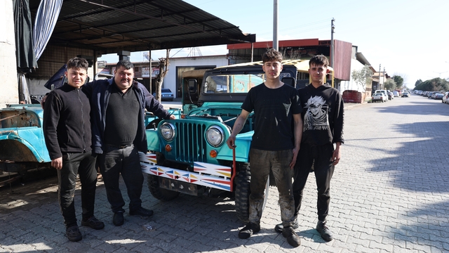 Ali Usta'nın elinde metal yığınları nostaljik bir araca dönüşüyor
Aydın'da 70 yıllık arazi taşıtları halen kullanılıyor