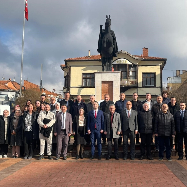 Tavşanlı'da vergi haftası kutlamaları çelenk sunumu ile başladı