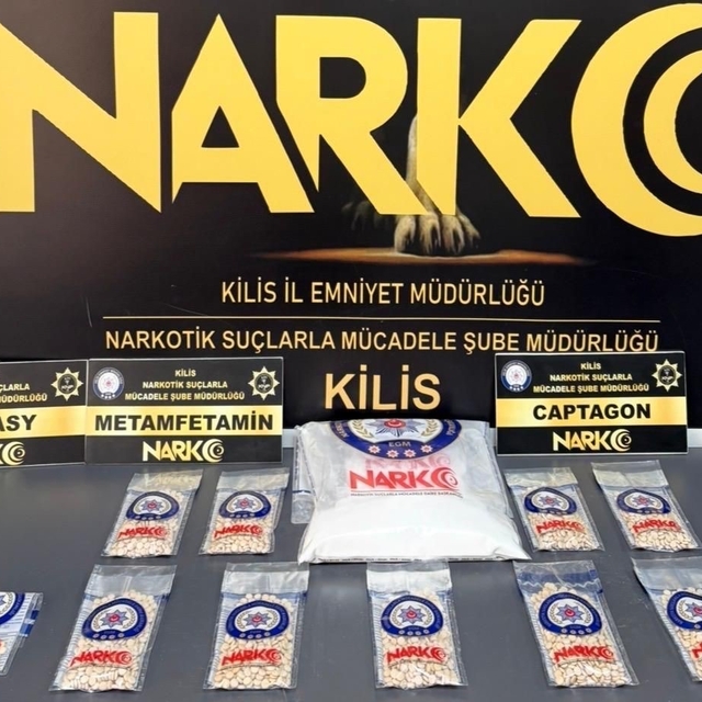 Kilis'te mezarlıkta uyuşturucu hap ve metamfetamin ele geçirildi