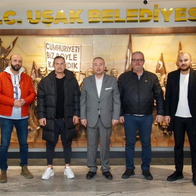 Uşakspor'da Başkan ve Teknik Adam kavgasına rağmen takım kazanmaya devam ed...