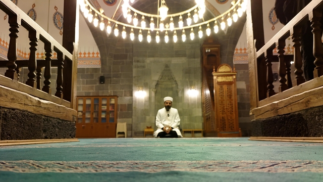 Bu dua sadece teravih namazları sonrası Erzurum'da okunuyor
