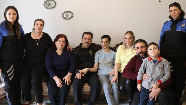 Kütahya İl Emniyet Müdürlüğü'nden özel ihtiyaçlı bireye anlamlı ziyaret