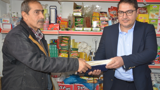 Osmanlı'daki 'zimem defteri' geleneği ile 3 esnafın borcu ödendi