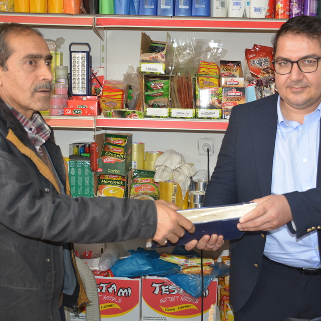 Osmanlı'daki 'zimem defteri' geleneği ile 3 esnafın borcu ödendi