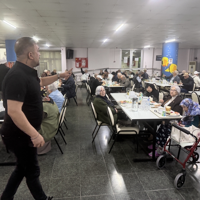 Bursa'da duygulandıran iftar
Fenomen ciğerci Ali Koçak'tan huzurevlerine 6...