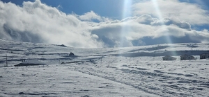 Bayburt'un yüksek kesimlerinde kar erimesine bağlı çığ riski devam ediyor