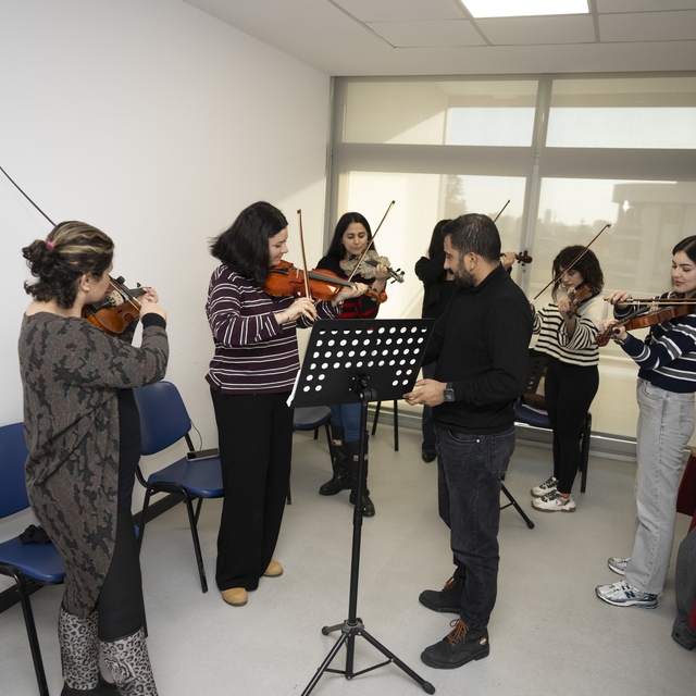 Mersin Büyükşehir Belediyesinin ücretsiz enstrüman kurslarına yoğun ilgi