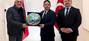 Marmaris'te 44 yıldır doğa için emek veren çevreciye, Kaymakam Kaya'dan tak...